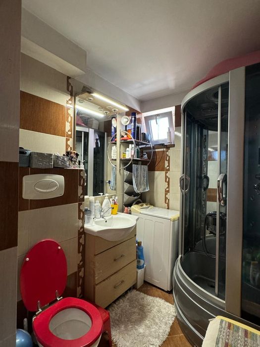 Vând urgent apartament cu 2 camere situat în zona centrală, Griviței.