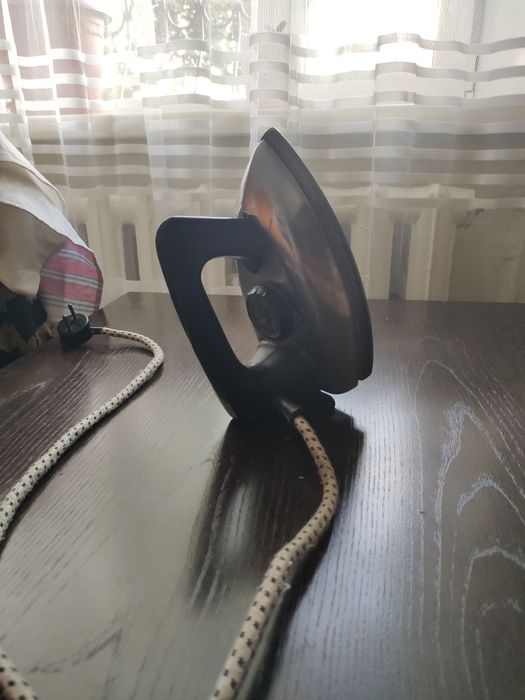 Продам утюг в хорошем состоянии