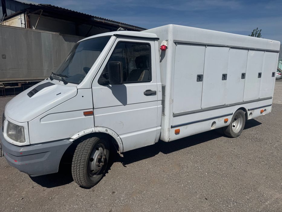 Будка мороженица Iveco Daily