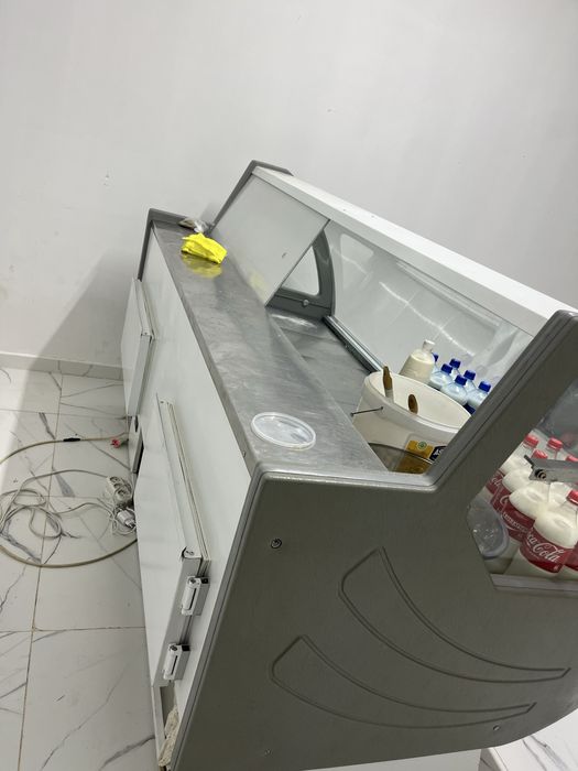 Витринный холодильник