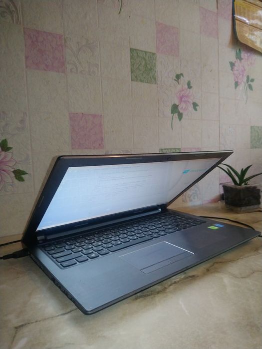 Lenovo ideapad intel Core i3 /4010U/NVidia GT720M 2Gb