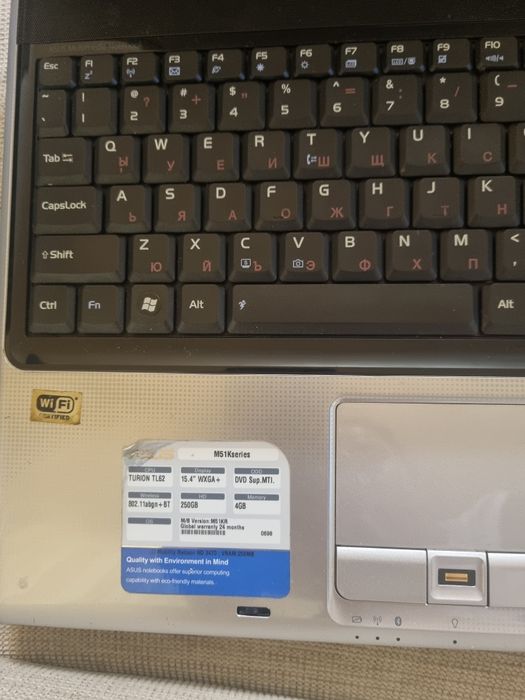 Лаптоп 　HP и Asus