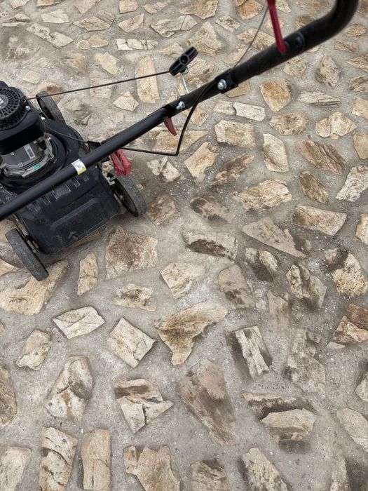 Vand masina tuns gazonul Parkside pe benzina