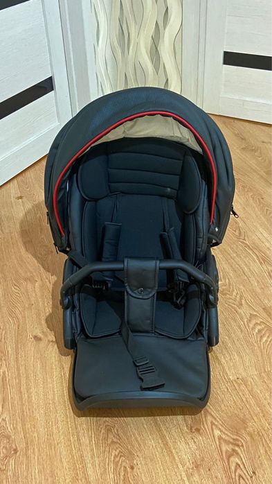 Продаю коляску 3/1