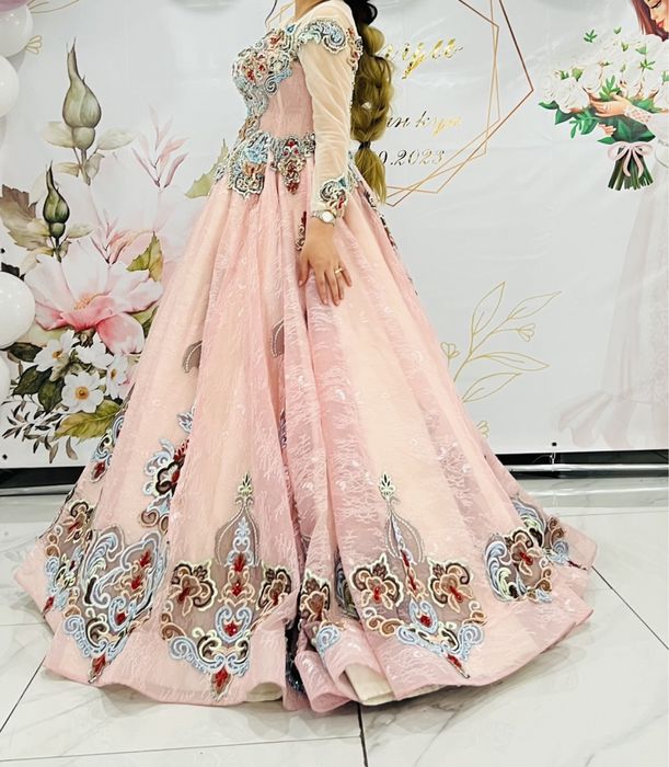 Красивое узату платье 40 тыс тг