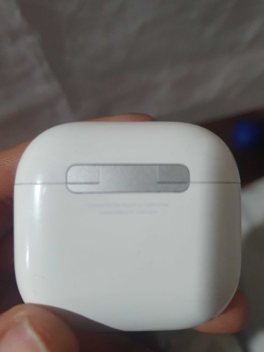 AirPods 4 с Active Noise Cancellation