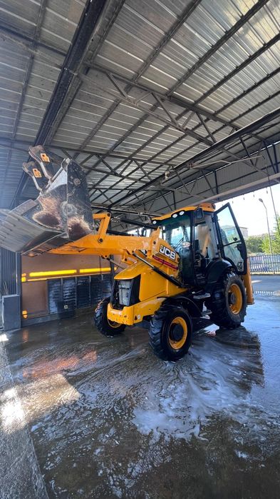 Трактор 3 в 1, экскаватор - погрузчик