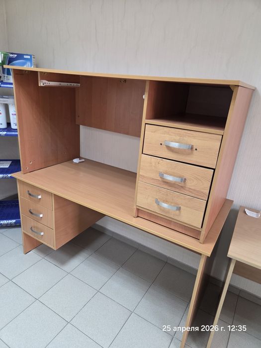 Продам офисные столы б/у