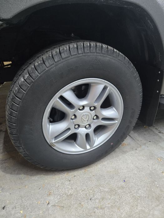 Диски с резиной R17 от Лексус GX470