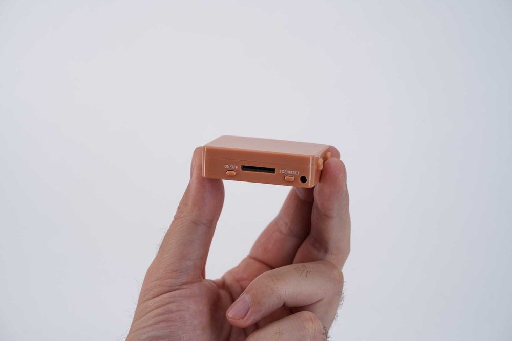 Dispozitiv GSM model Cutiuta si Mini Casca japoneza MC3500 + 3 Baterii