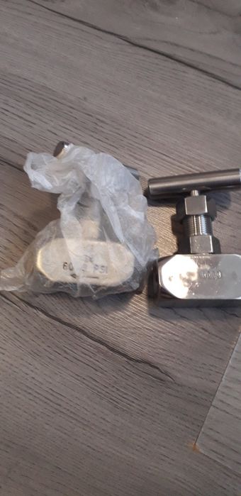 Иглен кран неръждаем