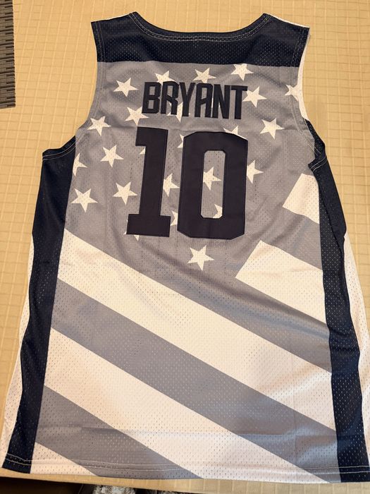 Продавам Чисто ново USA Bryant #10 баскетболно джърси!