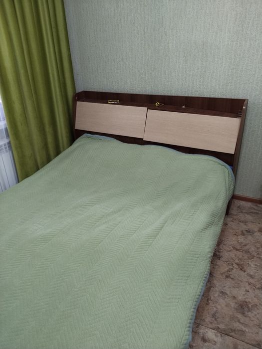 Продам спальный гарнитур