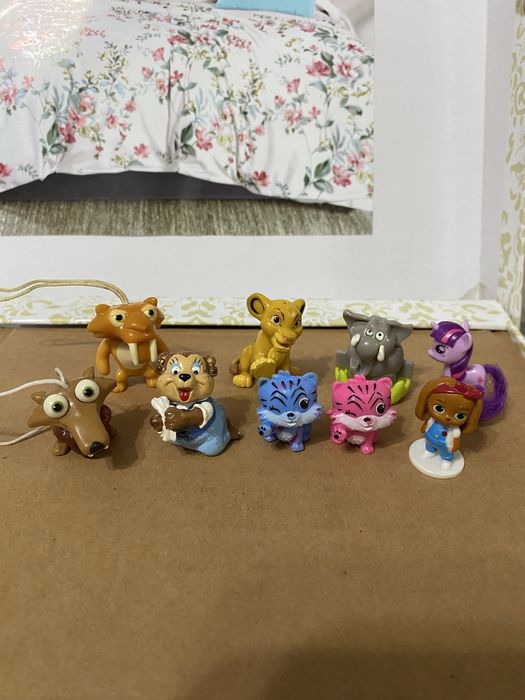 Фигурки из Лего.. Киндеры.