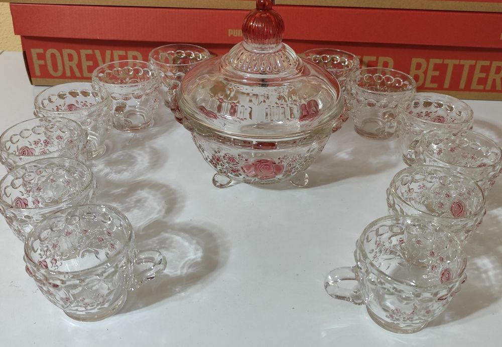 Bol de punch cu set de 12 pahare, cristal roz.