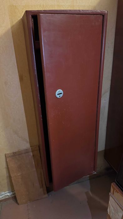 продам сейф 120/40/25