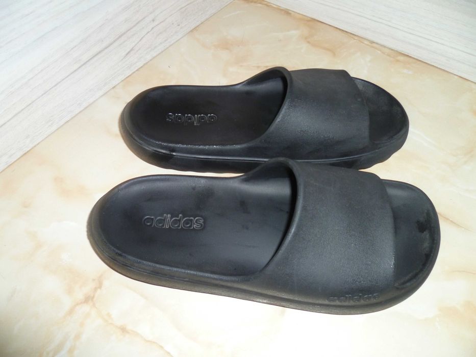 ADIDAS чехли №39