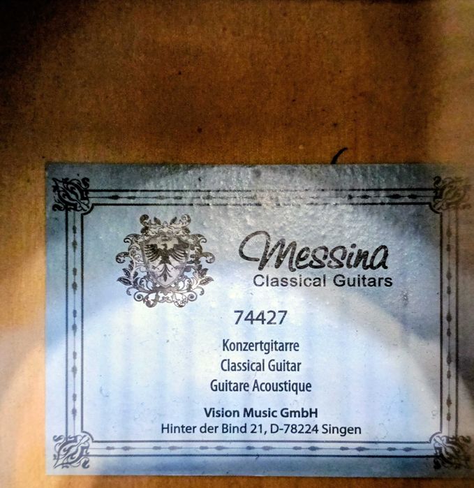 Класическа китара  4/4 Месина.