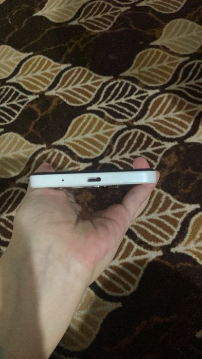 в продажу смартфон