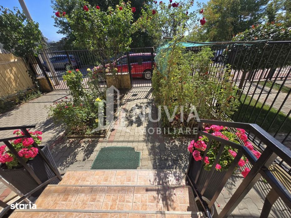 Casa cu 3 camere,90 mp,zona Centru