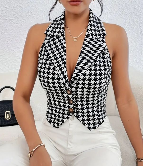 Дамски дрехи в десен пепит