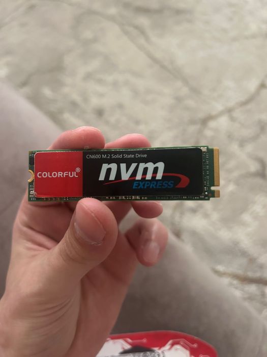 Продам ссд диск 512 гб