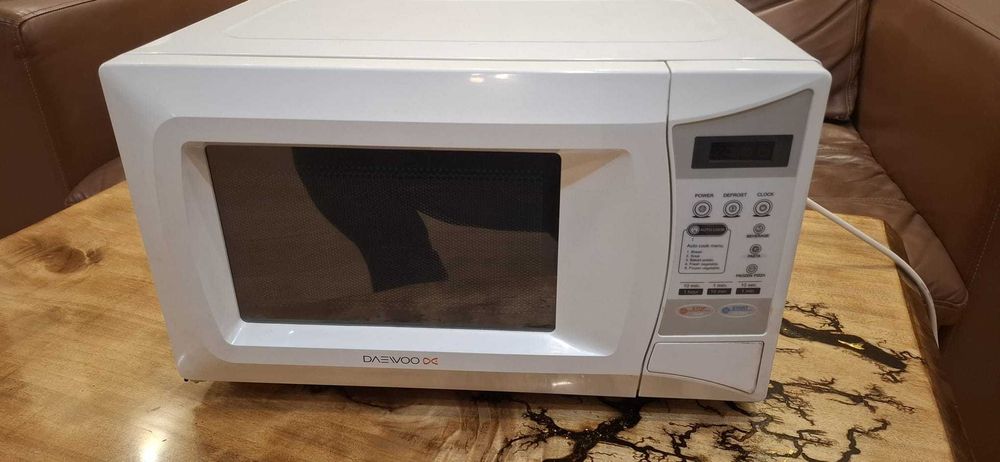 Микровълнова печка Daewoo KOR-6L0B
