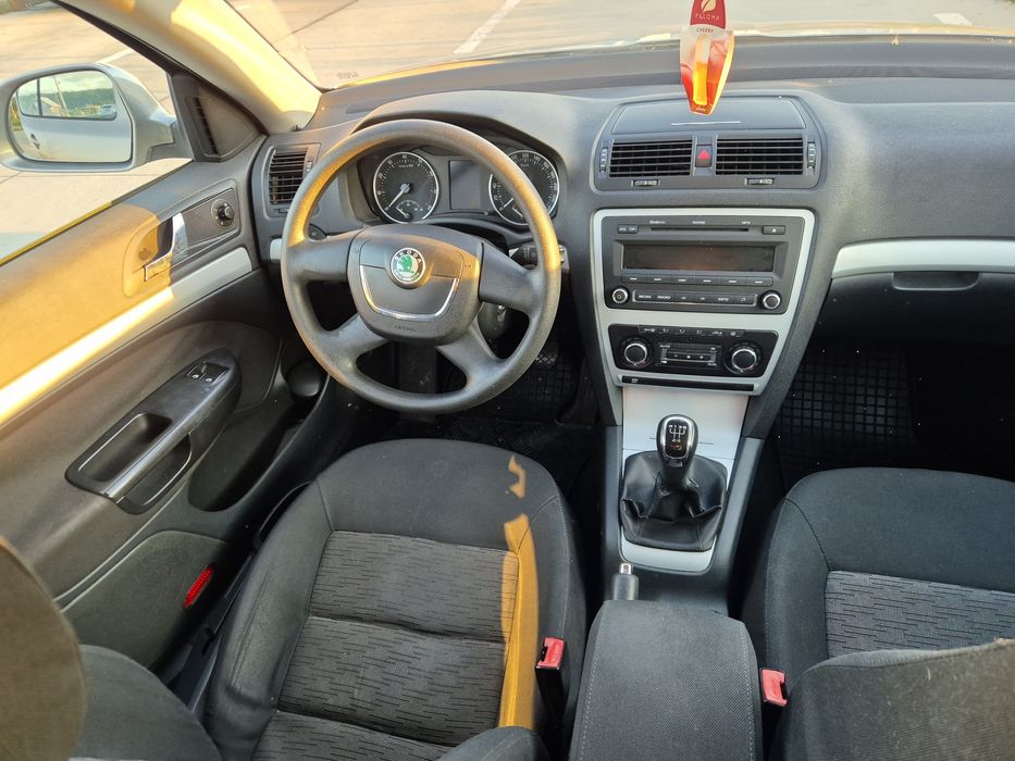 SKODA Octavia 2011 — imagine 2