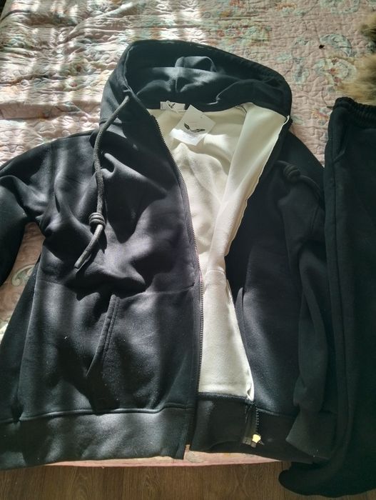 Теплый спортивный костюм новый