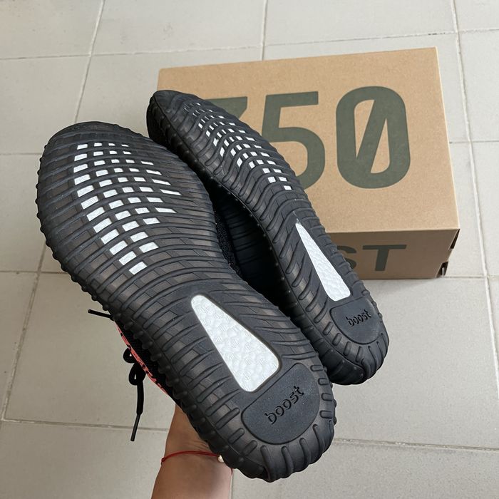 Adidas Yeezy Boost 350 V2 Core Red - 42/43