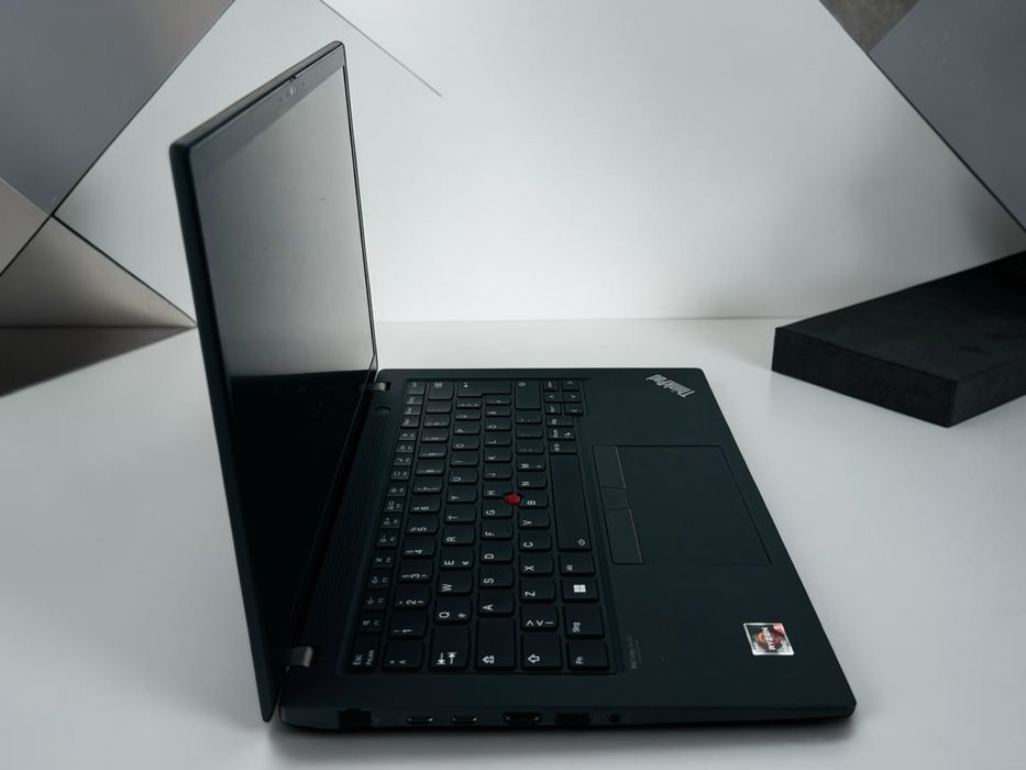 Лаптоп Lenovo ThinkPad T14 Gen 3 14" WUXGA AMD Ryzen™ 5 PRO 6650U 16RAM 512SSD AMD Radeon 660M 2.90GHZ Гаранция!
