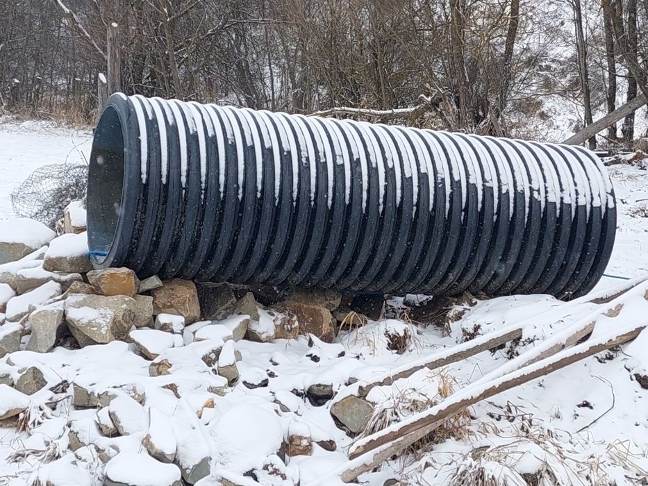 Tub pentru construcția unui pod...Tubul este nou și foarte rezistent..