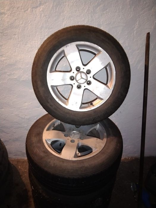 Продается шины с дисками летний от мерс