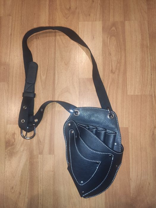 Vând toc ustensile frizerie