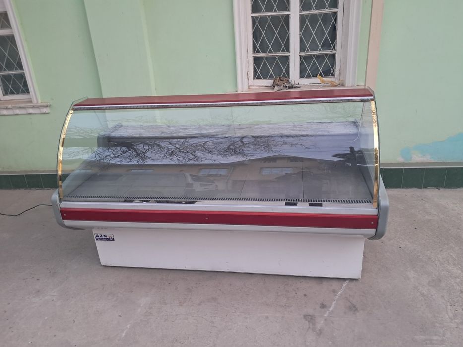 Витрина халаденник азн