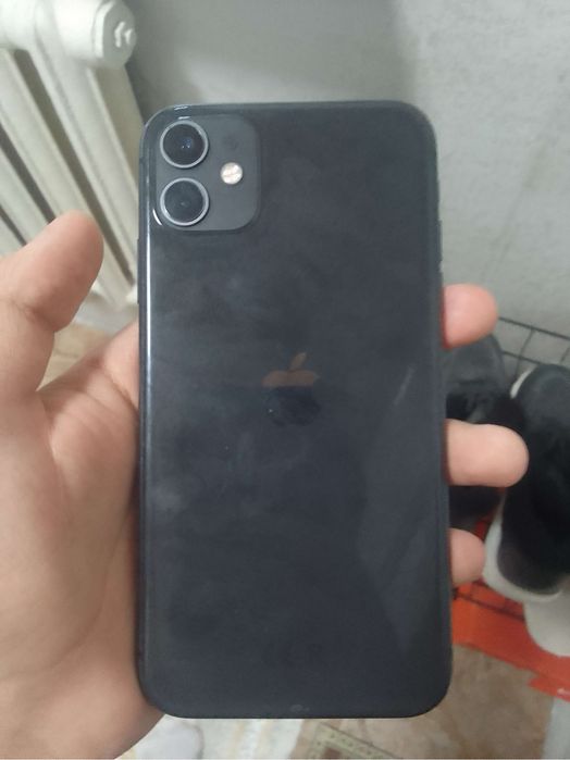 Айфон 11 64gb.