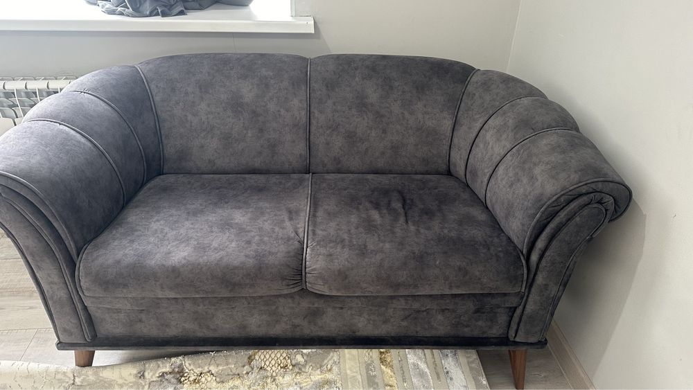 Продается Диван в хорошем состоянии