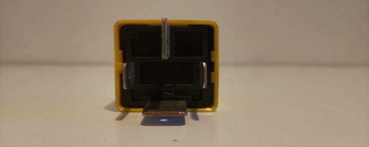 Releu  90226846 Opel Vectra C