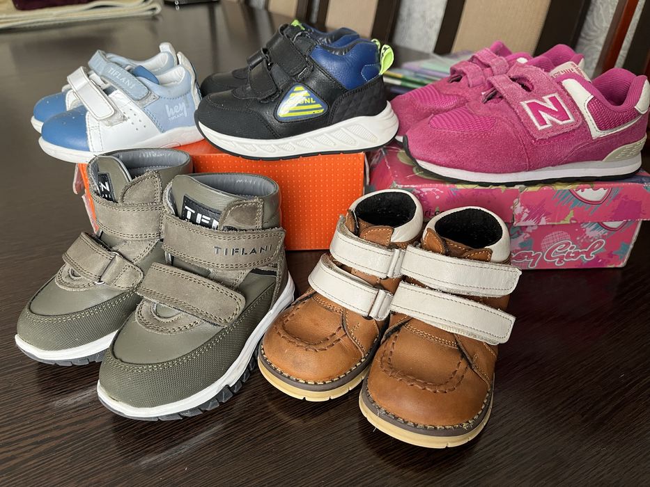 Детская обувь , сапоги , кроссовки