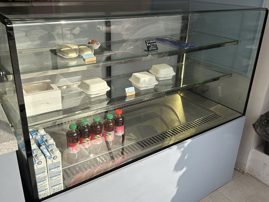 Витринный холодильник