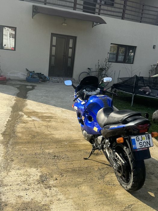 Vând/Schimb Suzuki gsxf600 din 2004
