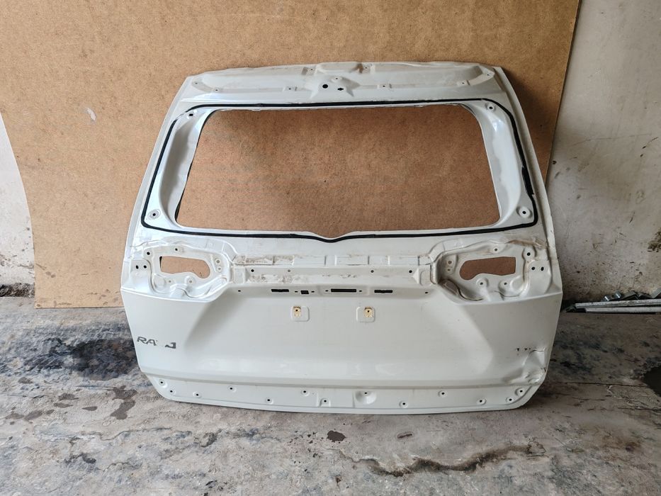 Крышка богажника Рав 4