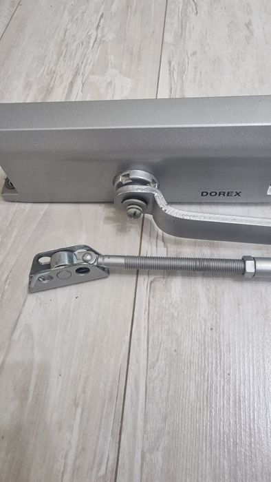 Доводчик дверей,для дверей доводчик