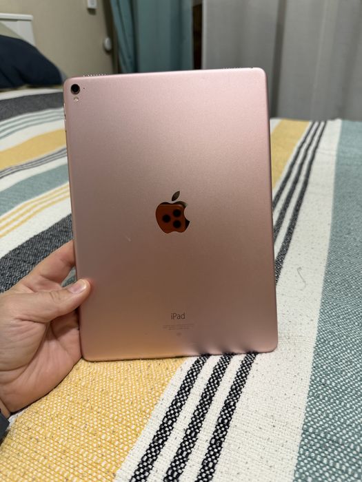 iPad pro 128 гб продаю