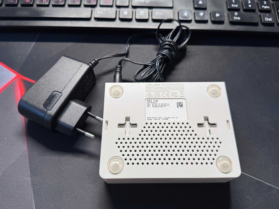 Новый роутер MikroTik hEX lite RB750r2 (микротик)