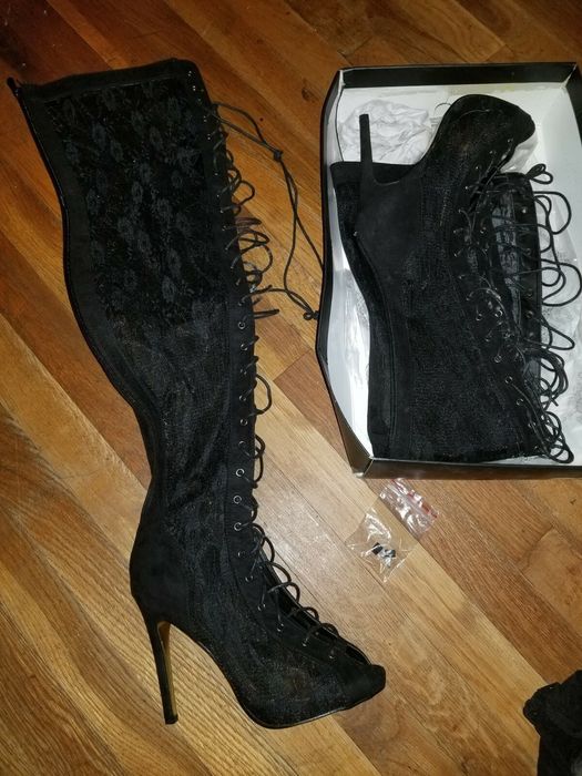 Черни елегантни стилни английски дантелени ботуши