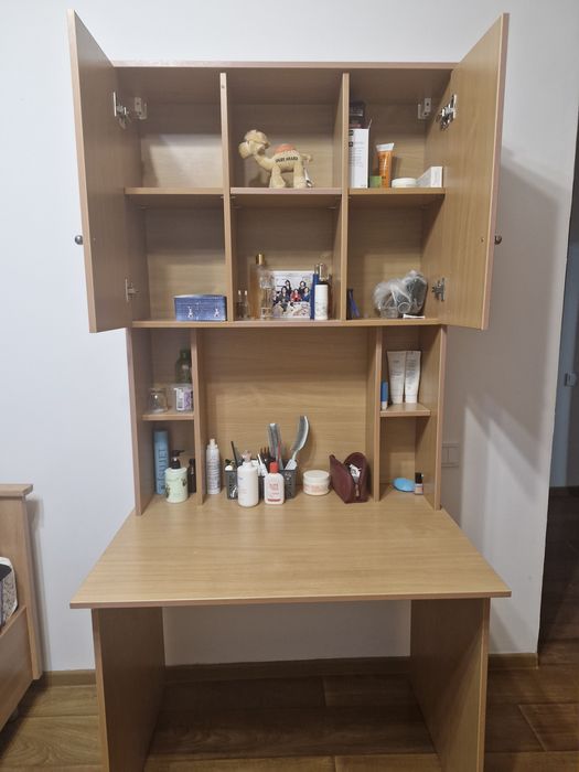 Рабочий стол для ученика и пр.