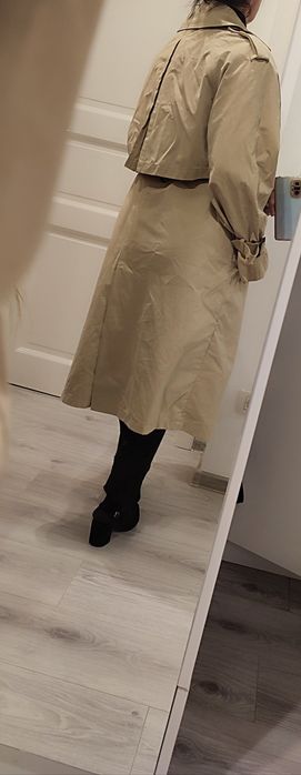 Trenci clasic Zara cu eticheta mărimea XS bej, model actual