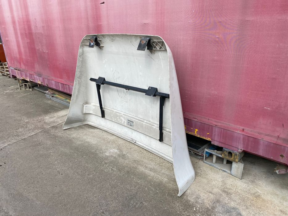 Спойлер от кабина на Волво Globetrotter