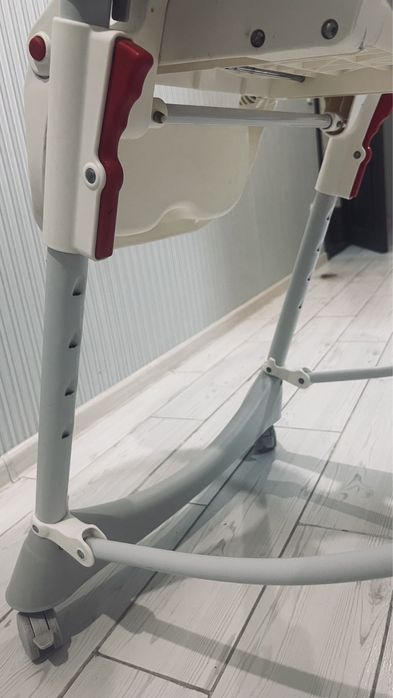 Продам стульчик для кормления